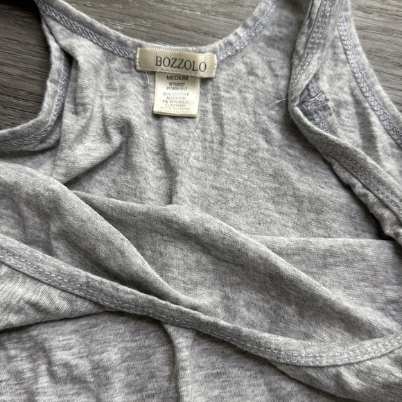 ✨free w any item✨ grey crop tank top - Picture 2 of 2